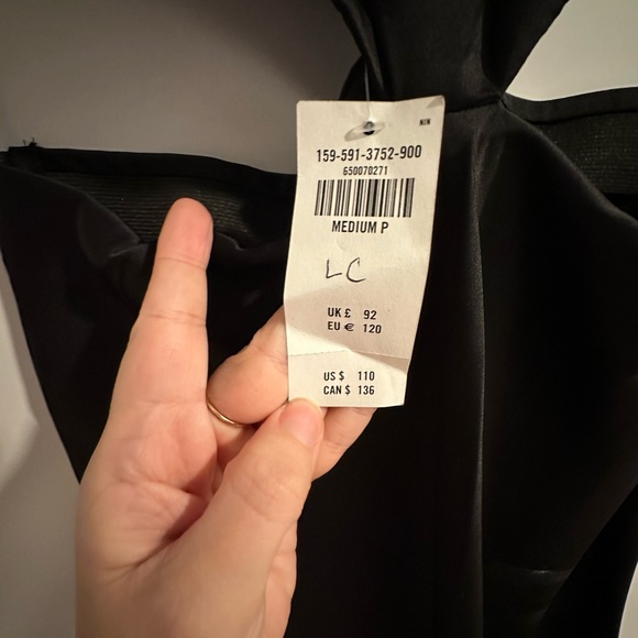 🎉Host Pick🎉 A&F petite black satin cut-out midi dress - Picture 5 of 11